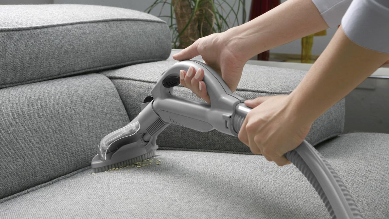 GUÍA Sanytol] Cómo limpiar la tapicería del sofá · Sanytol